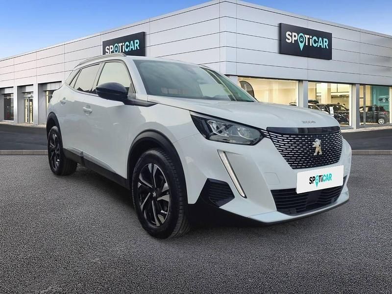 Usado Peugeot 2008 Allure 100 CV (73 kW) 2023 Blanco SUV