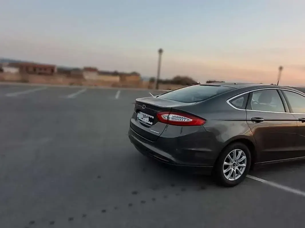 Usado Ford Mondeo Titanium 187 CV (137 kW) 2018 Marrón Berlina