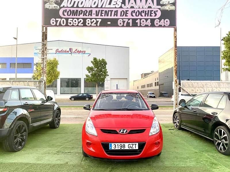 Usado Hyundai i20 Classic 78 CV (57 kW) 2010 Rojo Utilitario