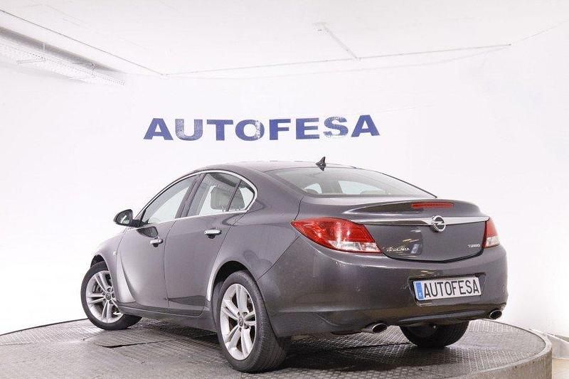 Usado Opel Insignia Cosmo 180 CV (132 kW) 2010 Plata Berlina