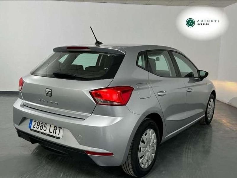 Usado Seat Ibiza Style 80 CV (58 kW) 2021 Plateado Utilitario