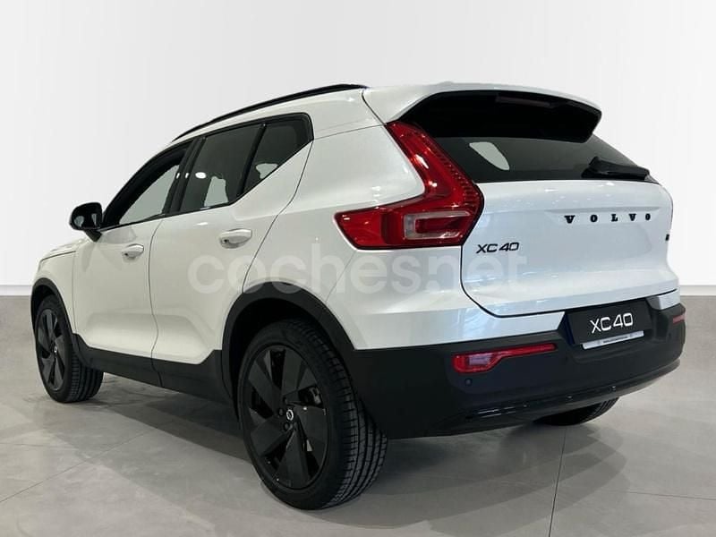 Nuevo Volvo XC40 Plus 163 CV (119 kW) 2025 Blanco SUV