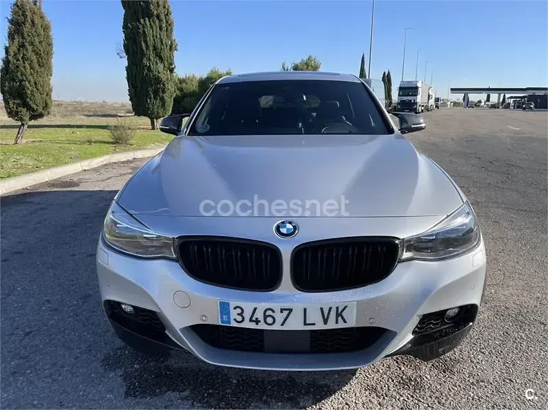 Usado BMW 330 Comfort Edition 252 CV (185 kW) 2018 Gris / plata Berlina