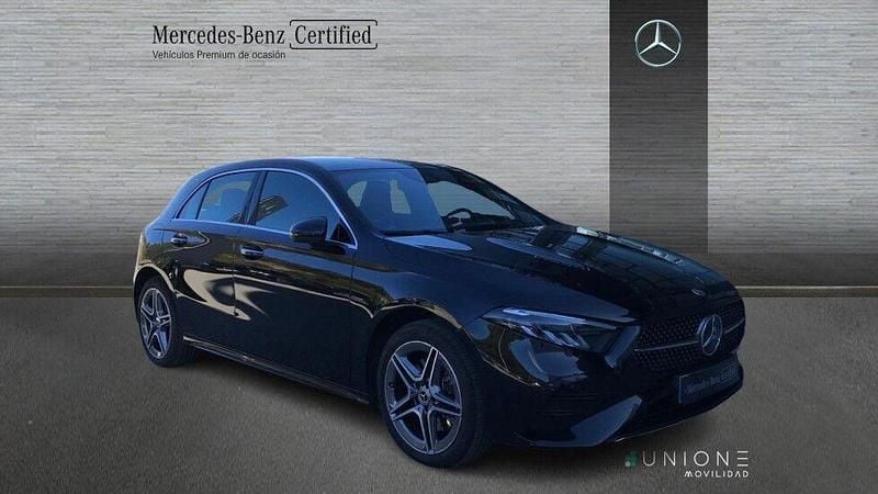 Usado Mercedes A250 AMG line 218 CV (160 kW) 2025 Negro Berlina