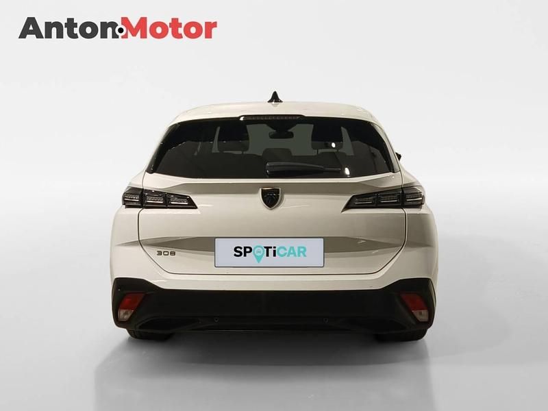 Usado Peugeot 308 Active 130 CV (95 kW) 2022 Blanco Berlina