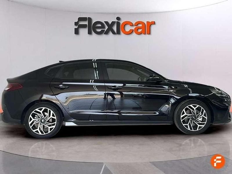 Usado Hyundai i30 N Line 101 CV (74 kW) 2025 Negro Utilitario
