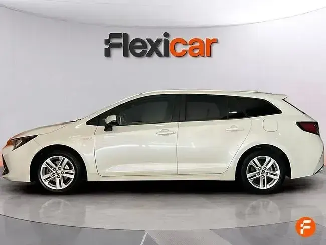 Begagnad Toyota Corolla Active 122 HK (89 kW) 2021 Vit