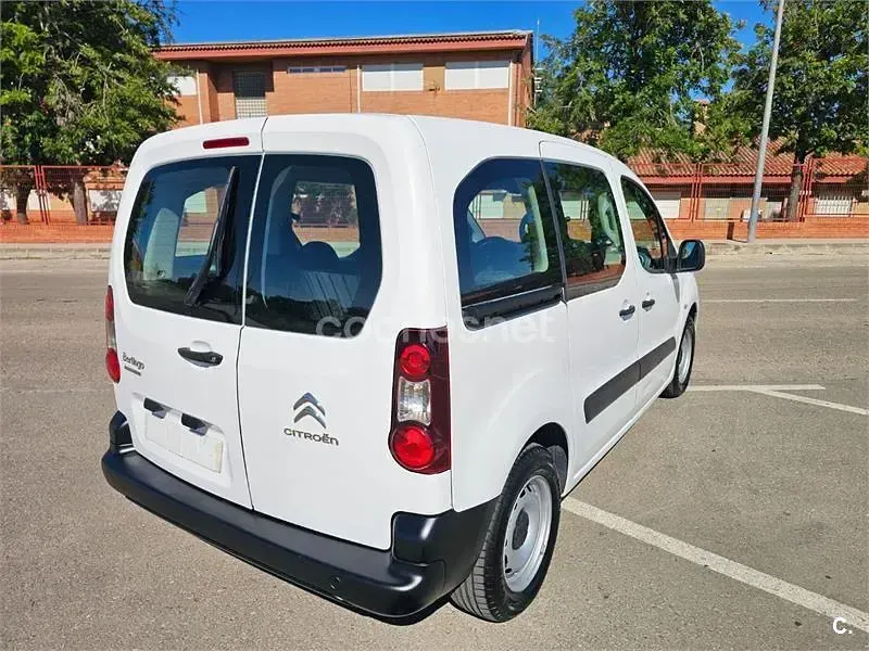 Usado Citroën Berlingo Live 100 CV (73 kW) 2018 Blanco Monovolumen