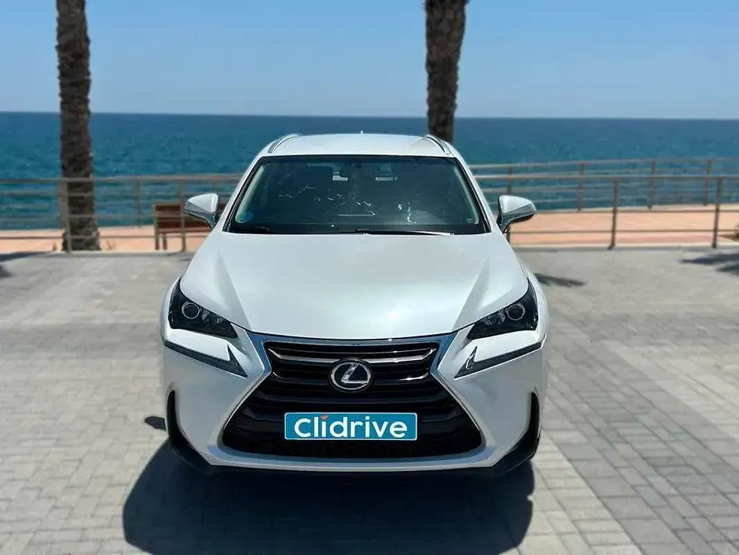 Usado Lexus NX300h Business Edition 197 CV (144 kW) 2017 Blanco SUV