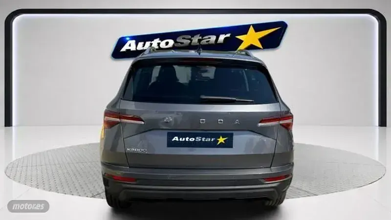 Usado Skoda Karoq 150 CV (110 kW) 2024 Gris SUV