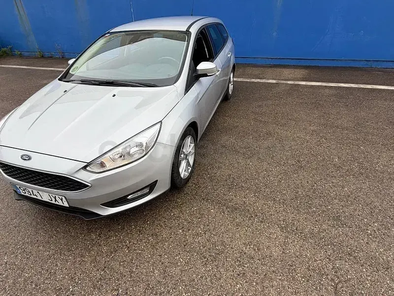 Usado Ford Focus Business Edition 125 CV (91 kW) 2017 Gris / plata Familiar