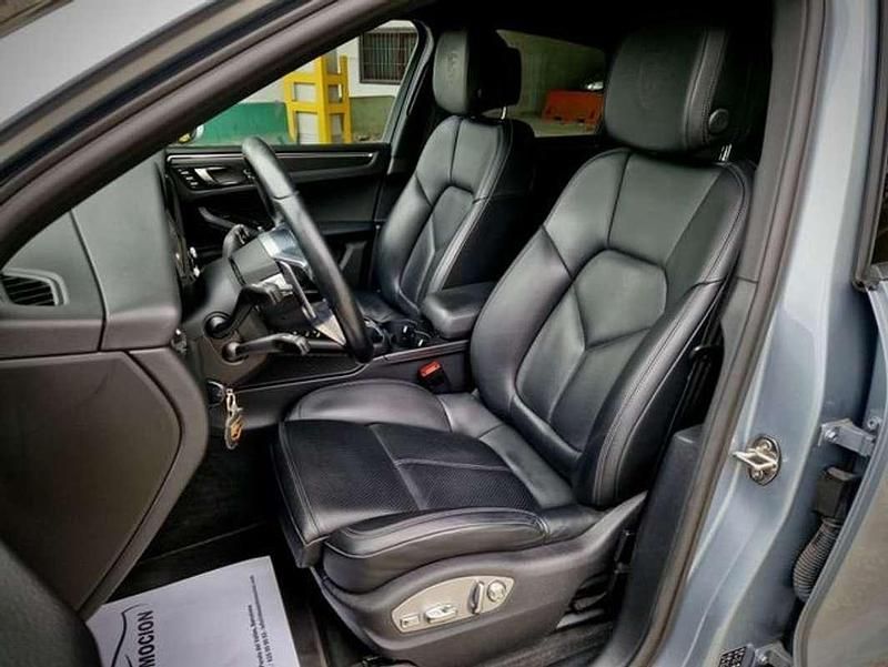 Begagnad Porsche Macan 245 HK (180 kW) 2021 Silver SUV