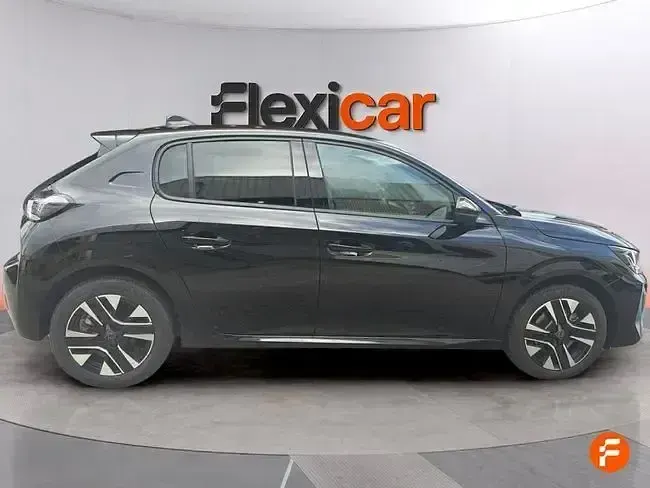Usado Peugeot 208 Allure 100 CV (73 kW) 2025 Negro Utilitario