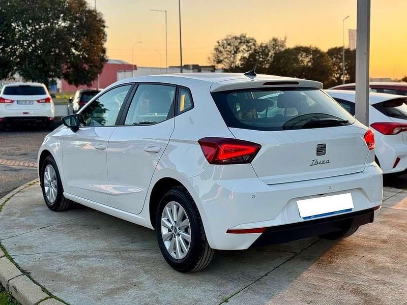 Usado Seat Ibiza Style 110 CV (80 kW) 2023 Blanco Utilitario
