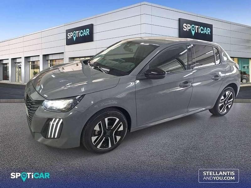 Usado Peugeot 208 Allure 101 CV (74 kW) 2025 Gris Utilitario