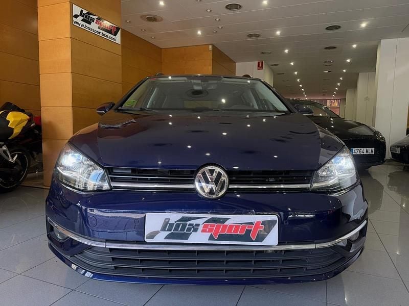 Usado VW Golf VII 115 CV (84 kW) 2020 Azul metalizado Familiar