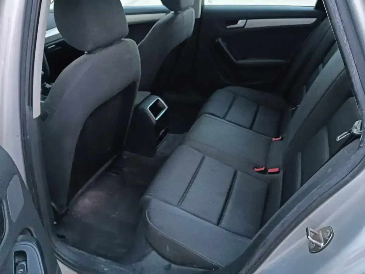 Usado Audi A4 143 CV (105 kW) 2009 Gris Berlina