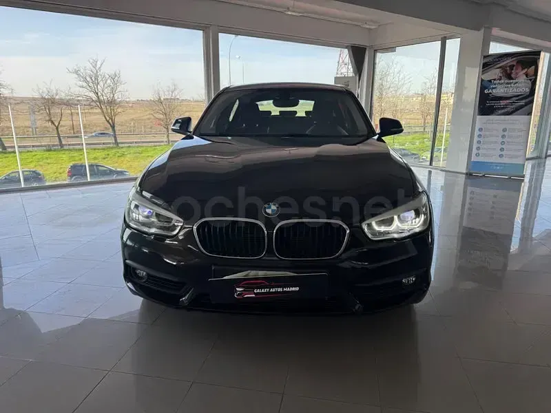 Usado BMW 118 140 CV (102 kW) 2019 Negro Utilitario