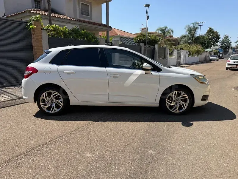 Usado Citroën C4 112 CV (82 kW) 2012 Blanco Berlina