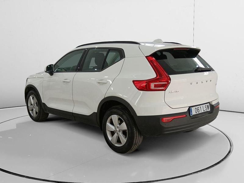 Usado Volvo XC40 Momentum 129 CV (94 kW) 2021 Blanco SUV
