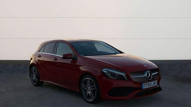 Usado Mercedes A220 AMG line 137 CV (100 kW) 2016 Rojo Berlina