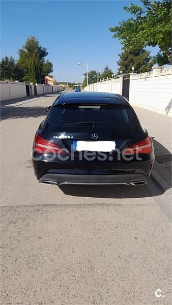 Usado Mercedes CLA200 Shooting Brake Urban 136 CV (100 kW) 2017 Negro Familiar