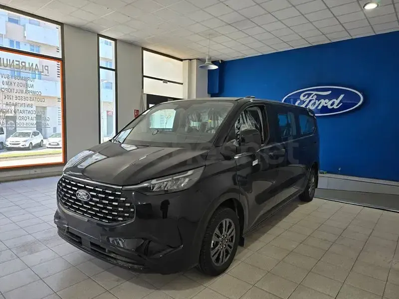 Nuevo Ford Tourneo Custom Titanium 232 CV (170 kW) 2026 Negro Van