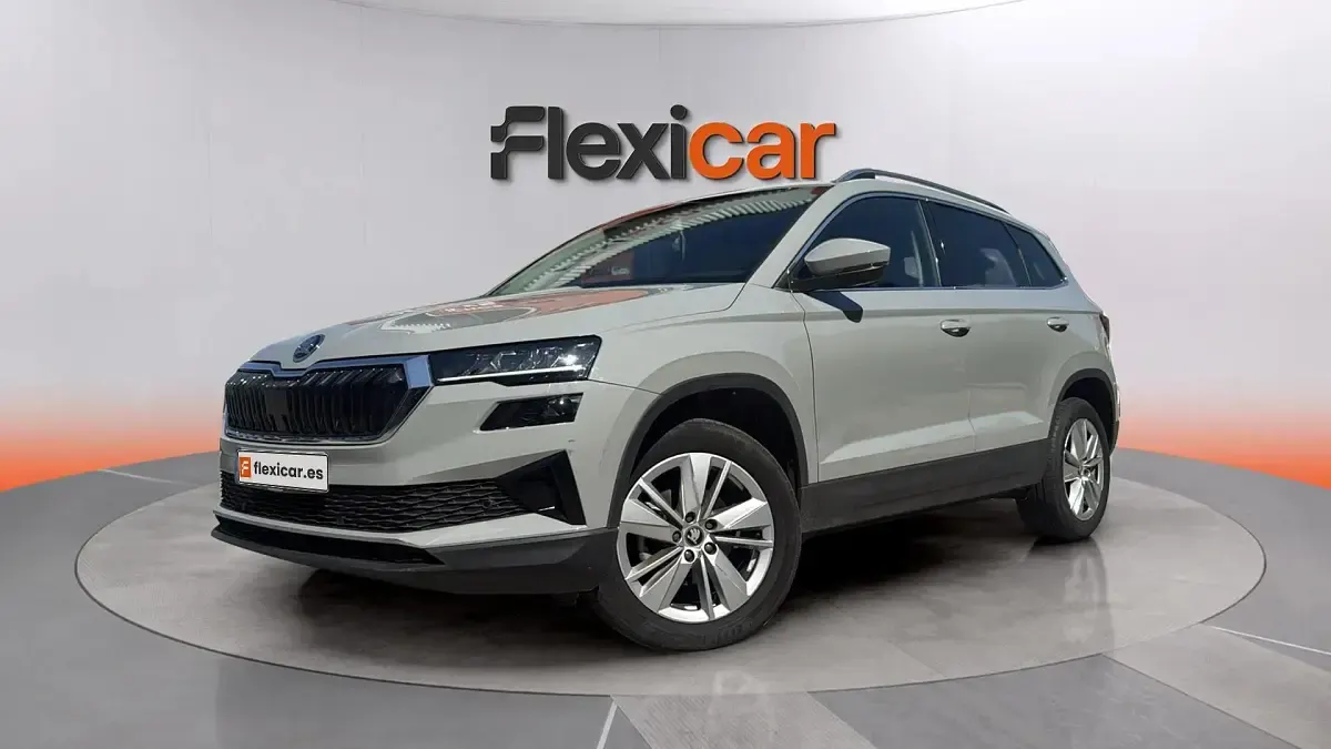 Usado Skoda Karoq Ambition 116 CV (85 kW) 2025 Beige SUV