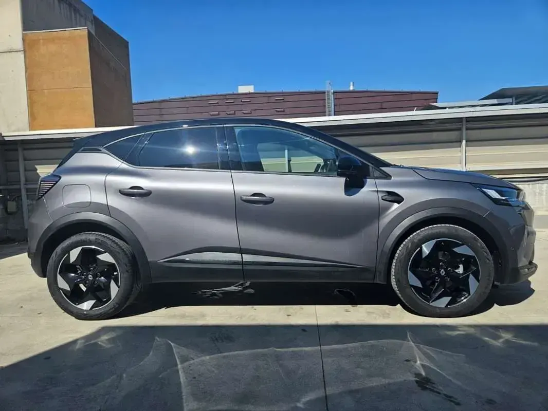 Usado Renault Captur Techno 140 CV (102 kW) 2025 Gris SUV