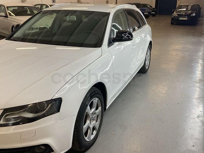 Usado Audi A4 143 CV (105 kW) 2008 Blanco Familiar