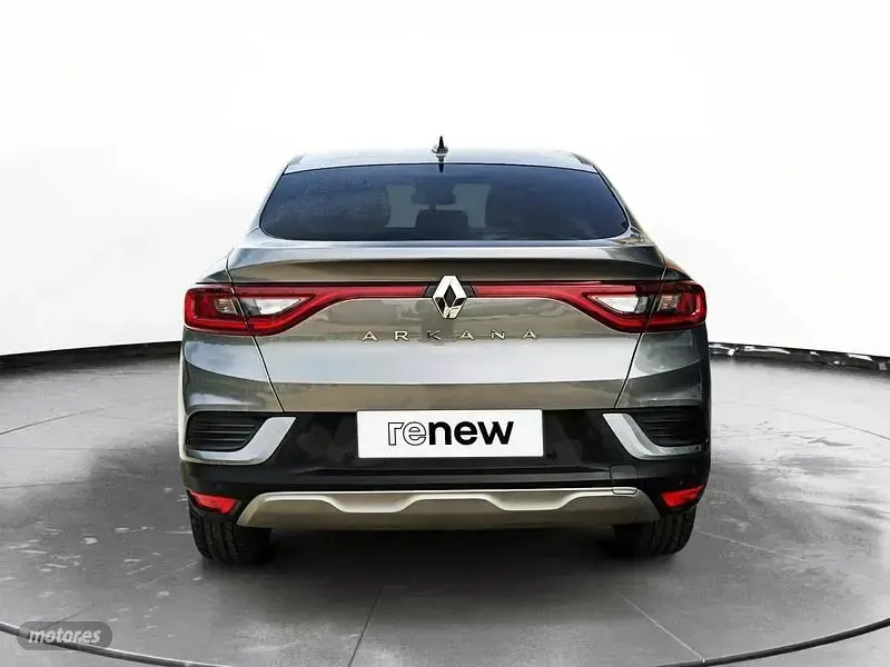 Usado Renault Arkana Techno 140 CV (102 kW) 2023 Gris / plateado SUV