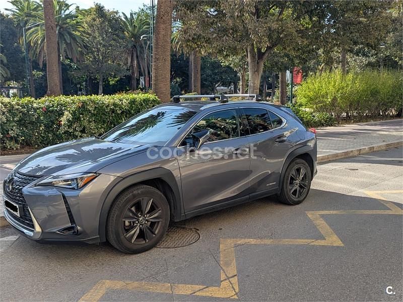 Gris / plata Usado 2020 Lexus UX Business Edition SUV | 25.800 € - Imagen 1/4