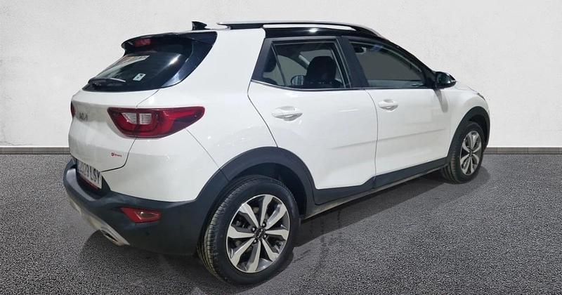Usado Kia Stonic 100 HP (73 kW) 2021 SUV