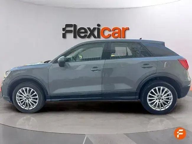 Usado Audi Q2 Design 116 CV (85 kW) 2019 Gris SUV