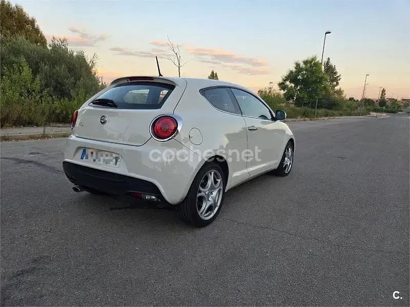 Usado Alfa Romeo MiTo Distinctive 120 CV (88 kW) 2009 Blanco Utilitario