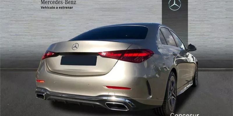Usado Mercedes C220 200 CV (147 kW) 2024 Plata Berlina