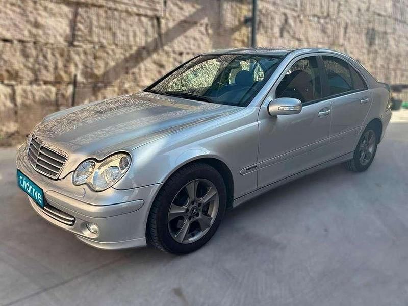 Usado Mercedes C220 170 CV (125 kW) 2005 Gris Berlina