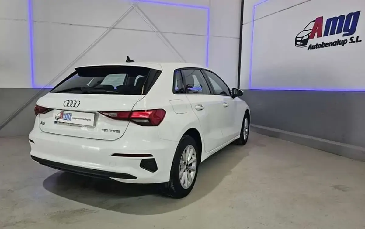 Usado Audi A3 Sportback Advanced Plus 109 CV (80 kW) 2021 Blanco Utilitario