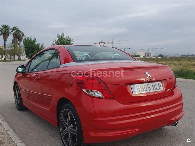 Usado Peugeot 207 CC Roland Garros 112 CV (82 kW) 2012 Rojo Descapotable