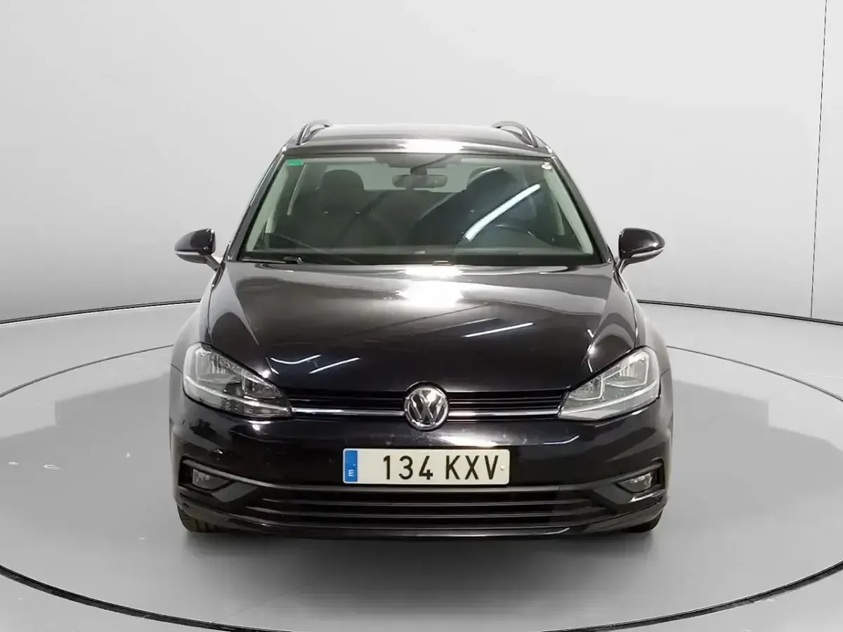 Usado VW Golf VII 116 CV (85 kW) 2019 Negro Familiar