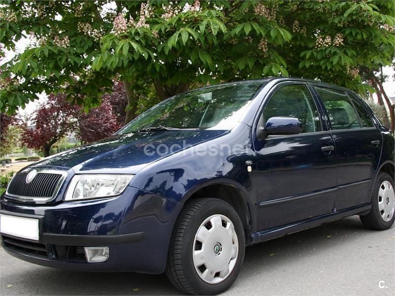 Usado Skoda Fabia Comfort 100 HP (73 kW) 2001 Preto Sedan