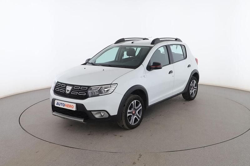 Blanco Usado 2019 Dacia Sandero Utilitario | 13.599 € (Un poco caro) - Imagen 1/3