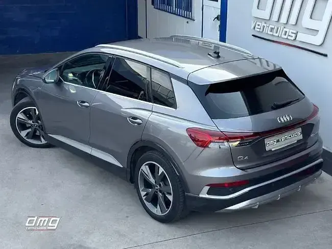 Usado Audi Q4 e-tron S-Line 219 kW (299 CV) 2022 Gris SUV