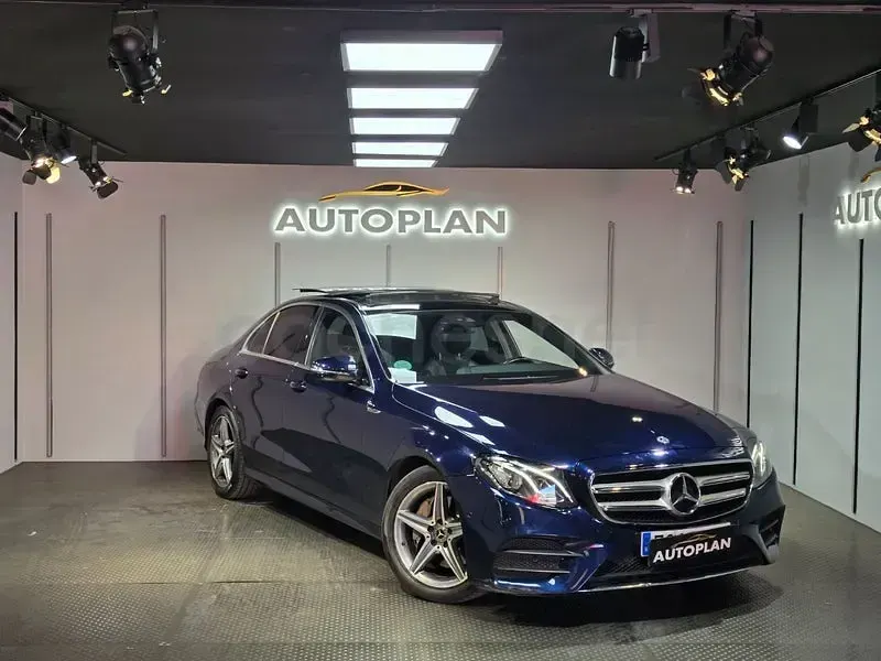 Usado Mercedes E220 194 CV (142 kW) 2019 Azul Berlina
