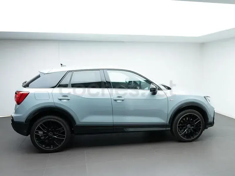 Usado Audi Q2 Sport 150 CV (110 kW) 2025 Gris / plata SUV