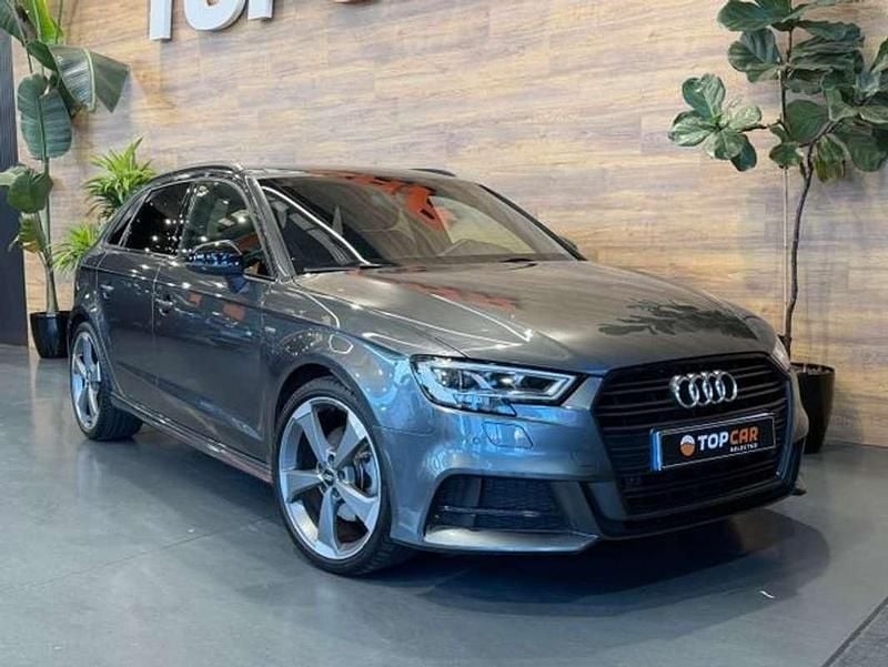 Usado Audi A3 Sportback Black Edition 150 CV (110 kW) 2019 Gris Utilitario