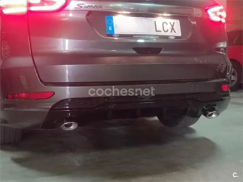 Usado Ford S-MAX ST-Line 150 CV (110 kW) 2019 Gris / plata Monovolumen