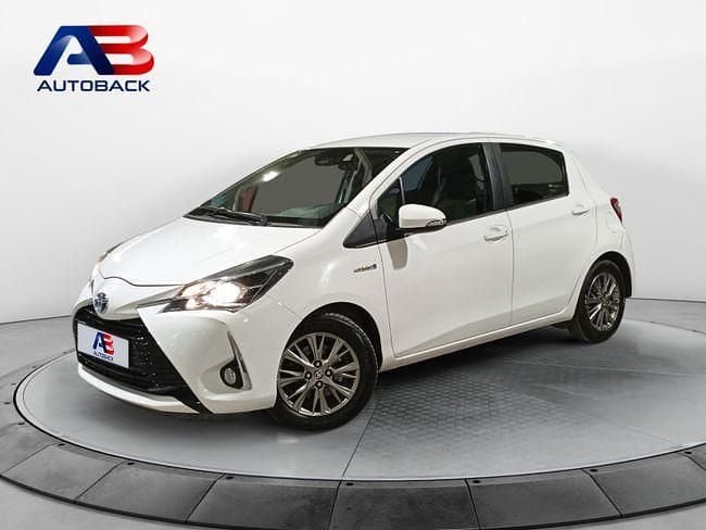 Usado Toyota Yaris Hybrid Active 100 CV (73 kW) 2020 Blanco Berlina