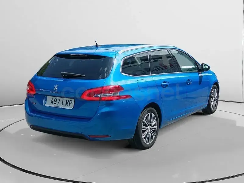 Usado Peugeot 308 SW Allure 130 CV (95 kW) 2021 Azul Familiar