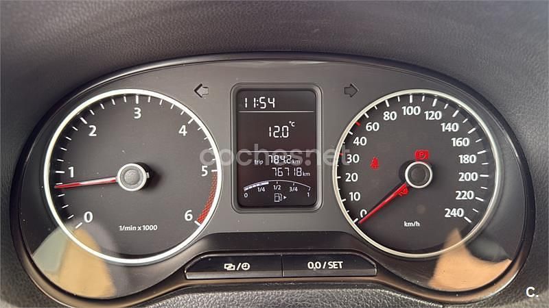 Usado VW Polo R-line 90 HP (66 kW) 2013 Vermelho Sedan